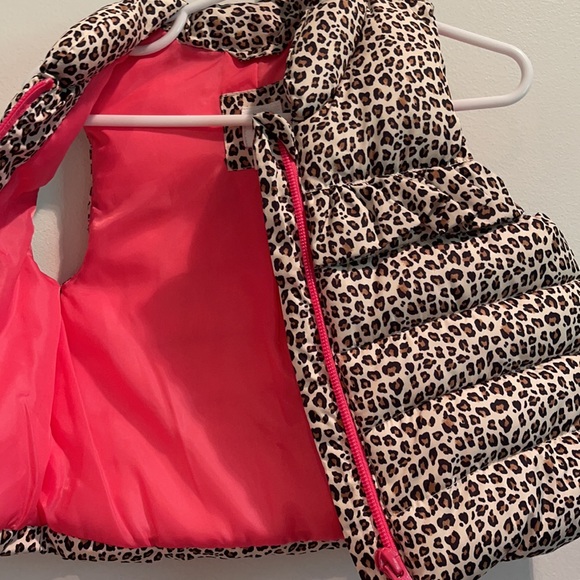 Baby Leopard Puffer Vest - Picture 3 of 5